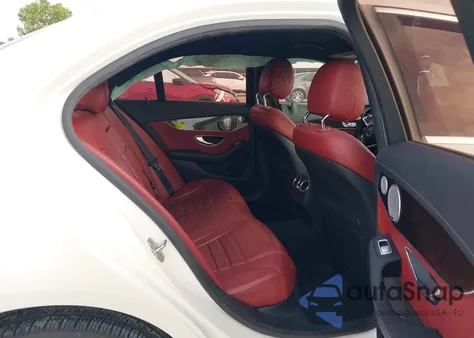 2015 Mercedes-Benz C 300 4Matic/Luxury 4Matic/Sport 4Matic z USA, uszkodzony, nr VIN 55SWF4KB9FU063301